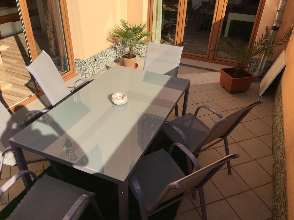 Apartman Slunecnice S Terasou Ceske Budejovice Ngoại thất bức ảnh