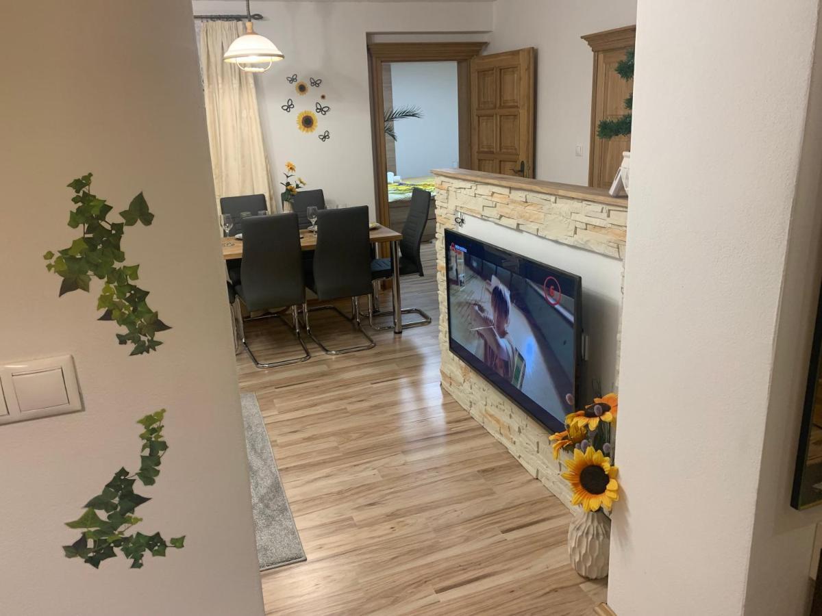 Apartman Slunecnice S Terasou Ceske Budejovice Ngoại thất bức ảnh